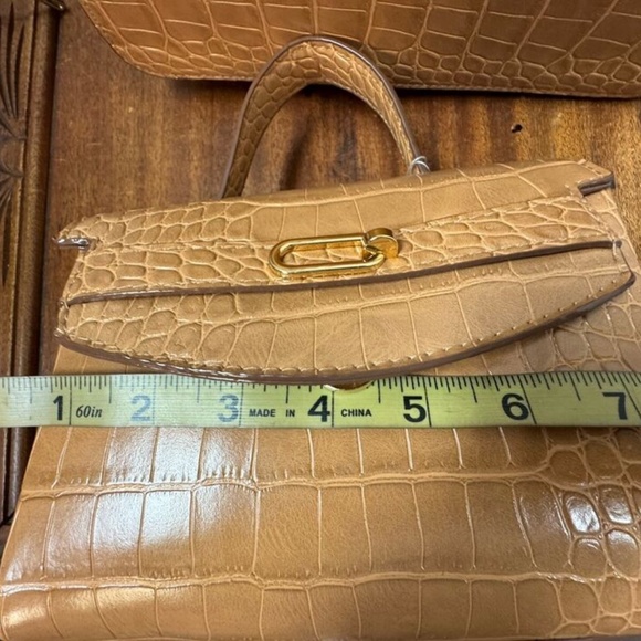 a.New.Day,Woman,2 purse+handbags $22,Each,Honey coffe,Zip,Pockets,Faux Leather.! - Picture 13 of 16